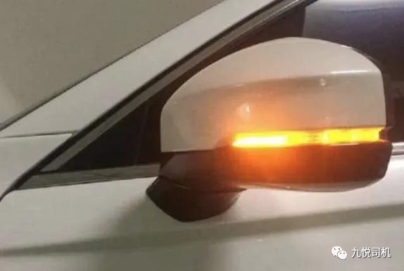 蓝达科技AE86转向灯为什么有三个？这事儿我得好好说说