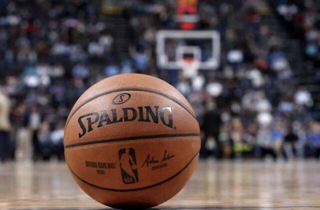 NBA斯伯丁，那颗承载无数梦想的橘色皮球